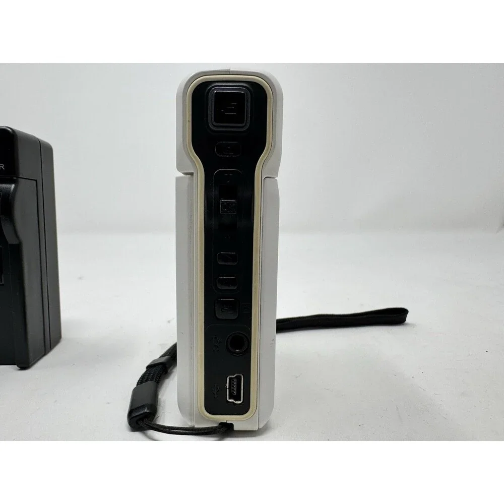 Vivitar DVR545 HD High Definition Handheld Camcorder White